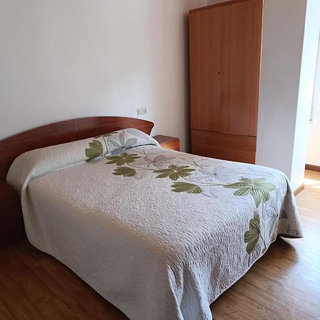 Ibu Beer&Grill Apartment กามาริญาส ภายนอก รูปภาพ
