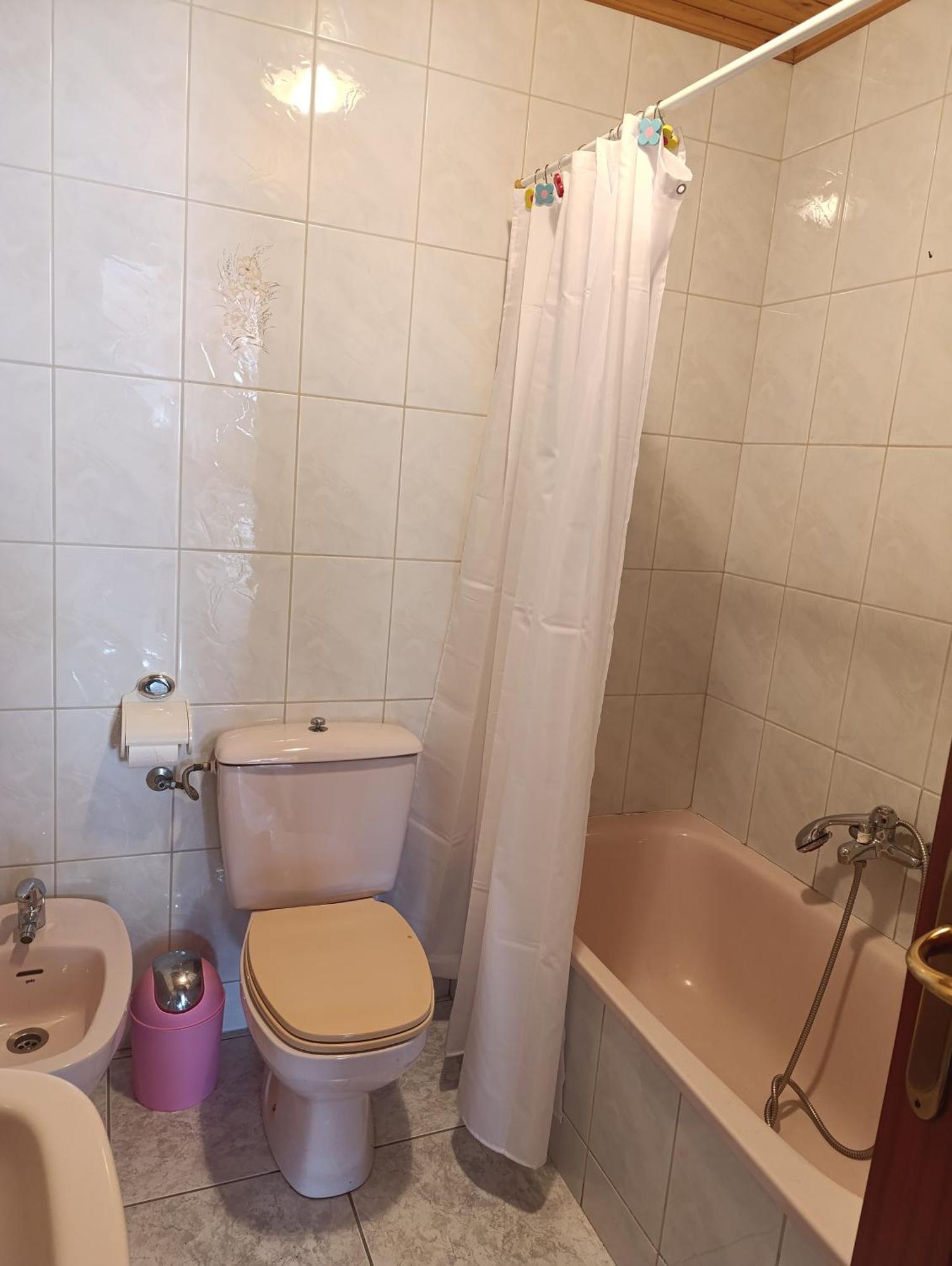 Ibu Beer&Grill Apartment กามาริญาส ภายนอก รูปภาพ