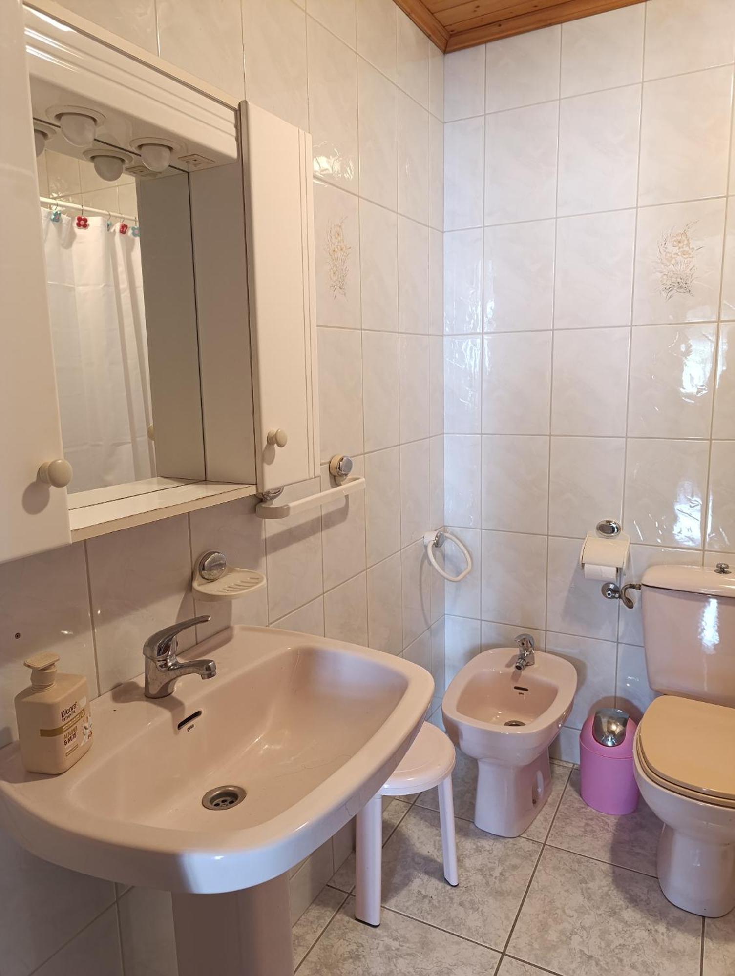 Ibu Beer&Grill Apartment กามาริญาส ภายนอก รูปภาพ