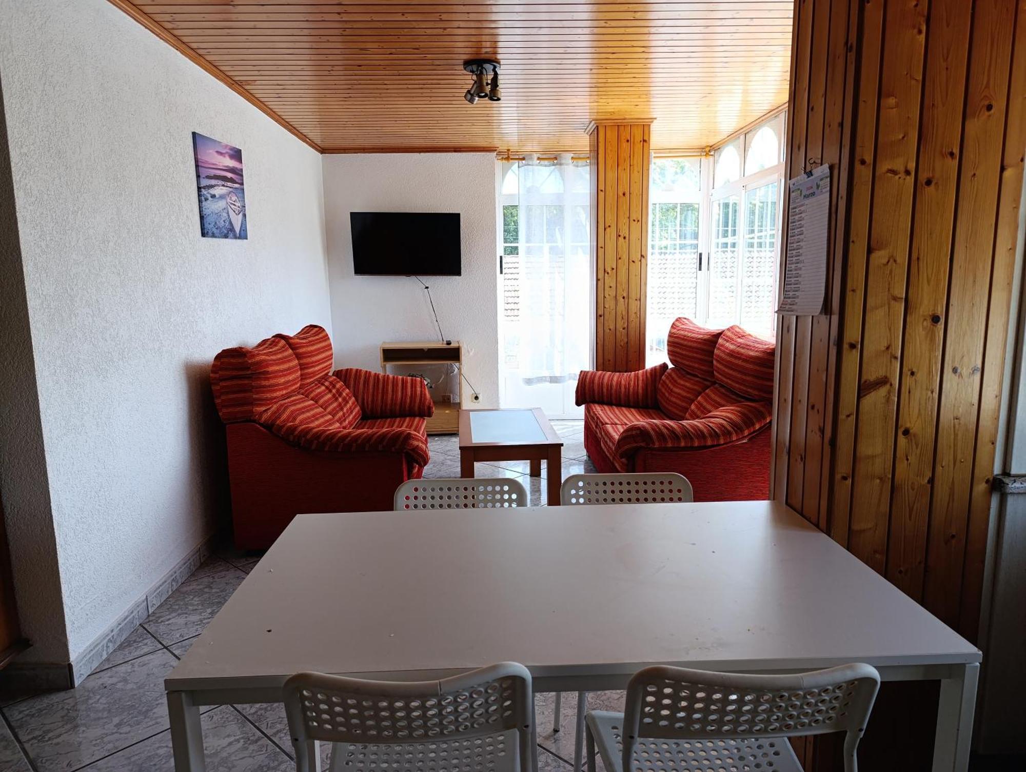 Ibu Beer&Grill Apartment กามาริญาส ภายนอก รูปภาพ