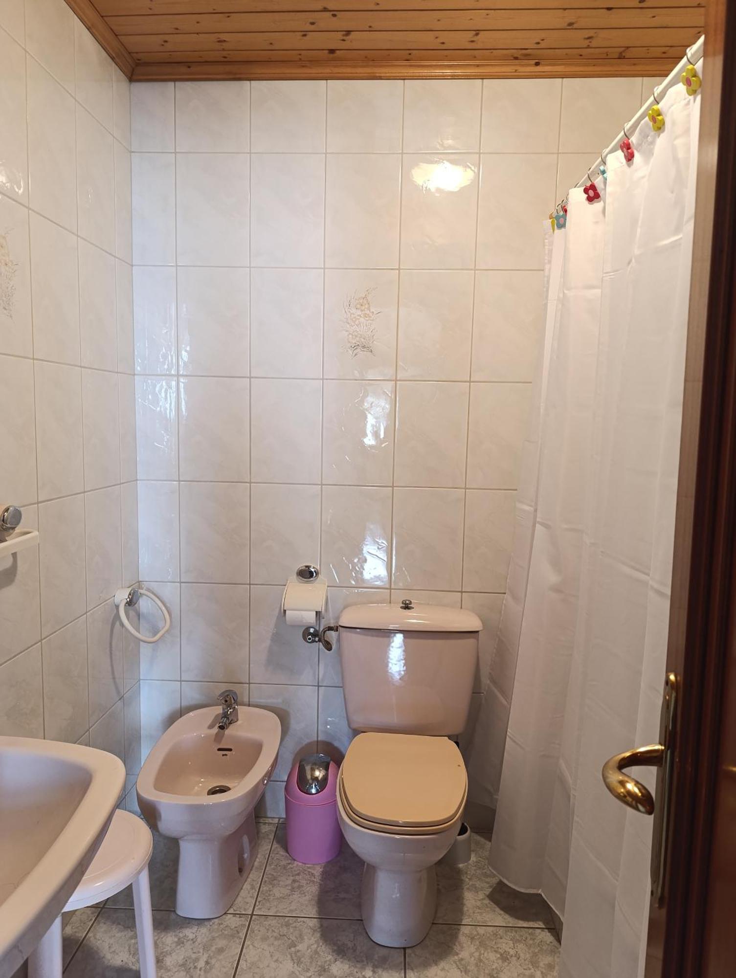 Ibu Beer&Grill Apartment กามาริญาส ภายนอก รูปภาพ