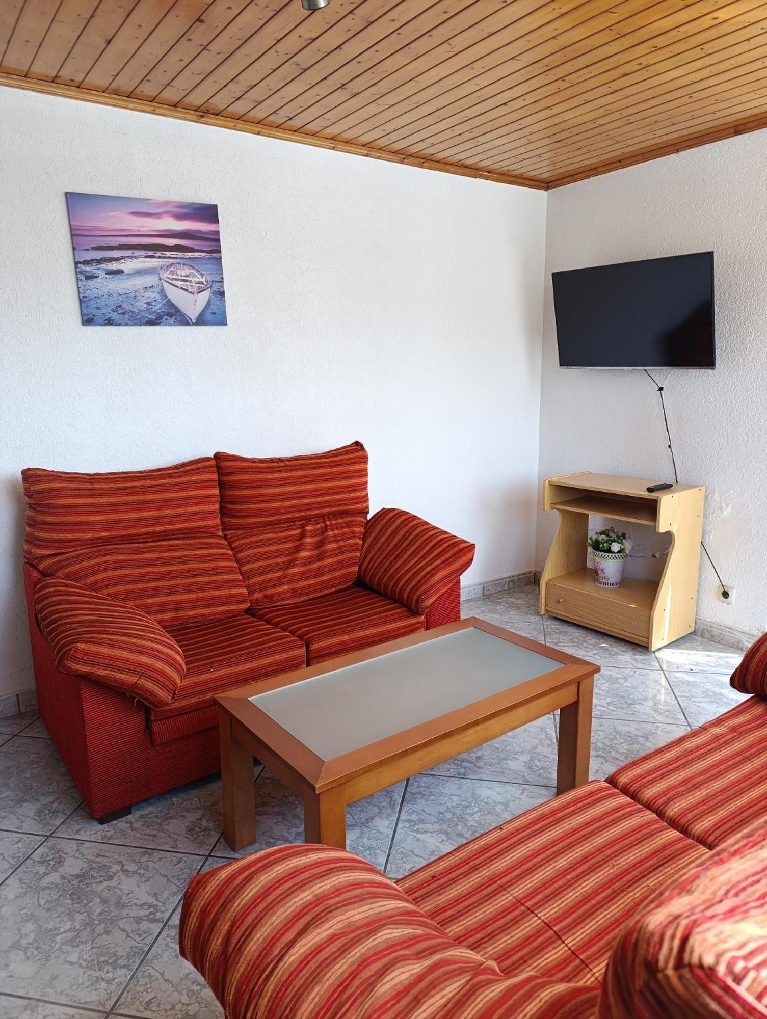 Ibu Beer&Grill Apartment กามาริญาส ภายนอก รูปภาพ