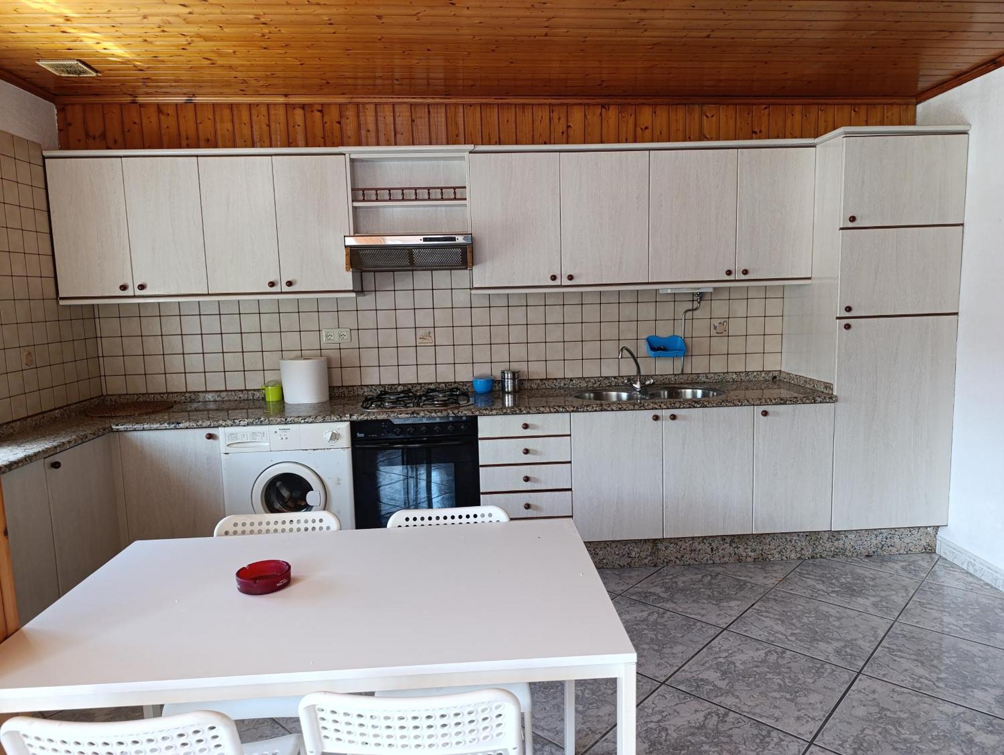 Ibu Beer&Grill Apartment กามาริญาส ภายนอก รูปภาพ